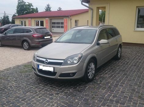 Opel Astra H használt autó bérlés Budapest